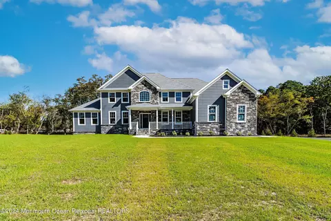 3 Haystack Ct, Howell, NJ 07731