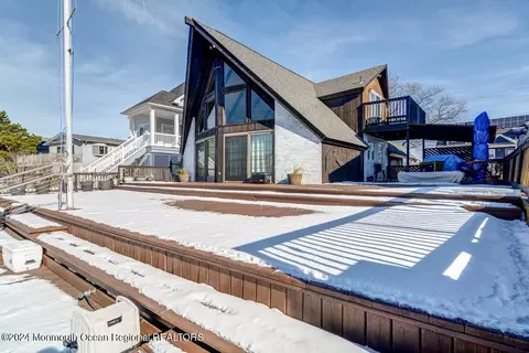 19 Osprey Dr, Toms River, NJ 08753