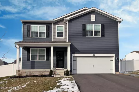11 Half Hitch Rd, Barnegat, NJ 08005