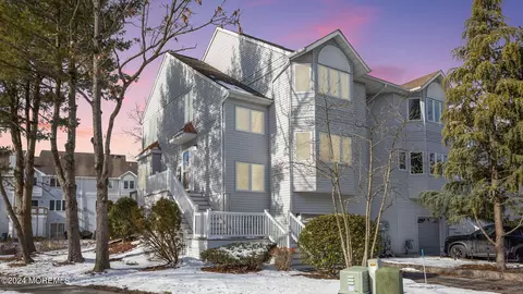 281 Honeysuckle Ct #2801, Toms River, NJ 08753