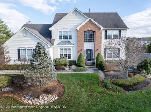 105 Bear Oak Rd, Freehold, NJ 07728