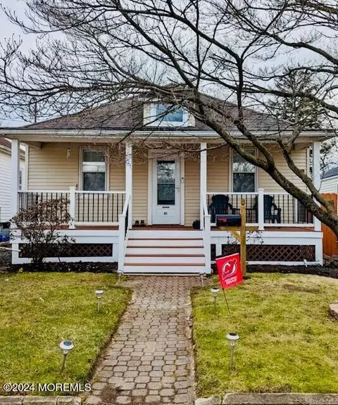 91 W Sunset Ave, Red Bank, NJ 07701