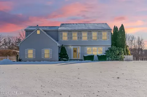 9 Arrowhead Way, Millstone, NJ 08535