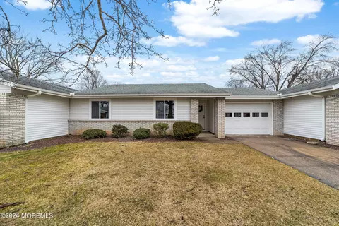 274 Convent Rd # B, Monroe, NJ 08831