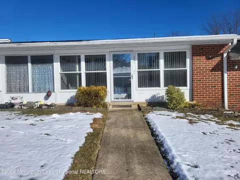 880 Balmoral Ct # E, Lakewood, NJ 08701