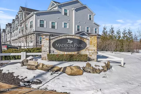 41 Emily Ct, Hazlet, NJ 07730