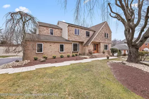 7 Branch Ct, Marlboro, NJ 07746