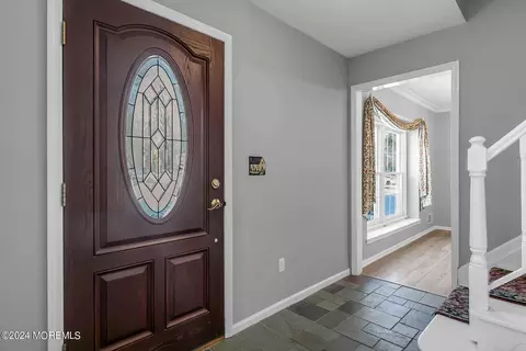30 Dakarla Dr, Middletown, NJ 07748