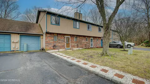 6 Swallow Ln #1000, Howell, NJ 07731