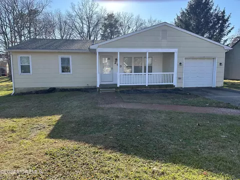 203 Compass Rd, Stafford, NJ 08050