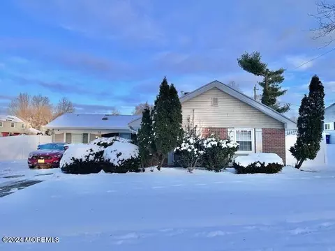 78 Plumtree Ln, Willingboro, NJ 08046