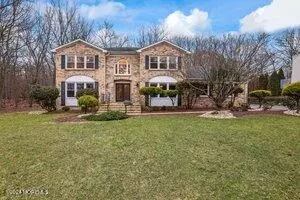 24 Crest Dr, Marlboro, NJ 07746