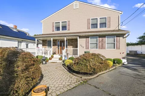317 Beers St, Keyport, NJ 07735