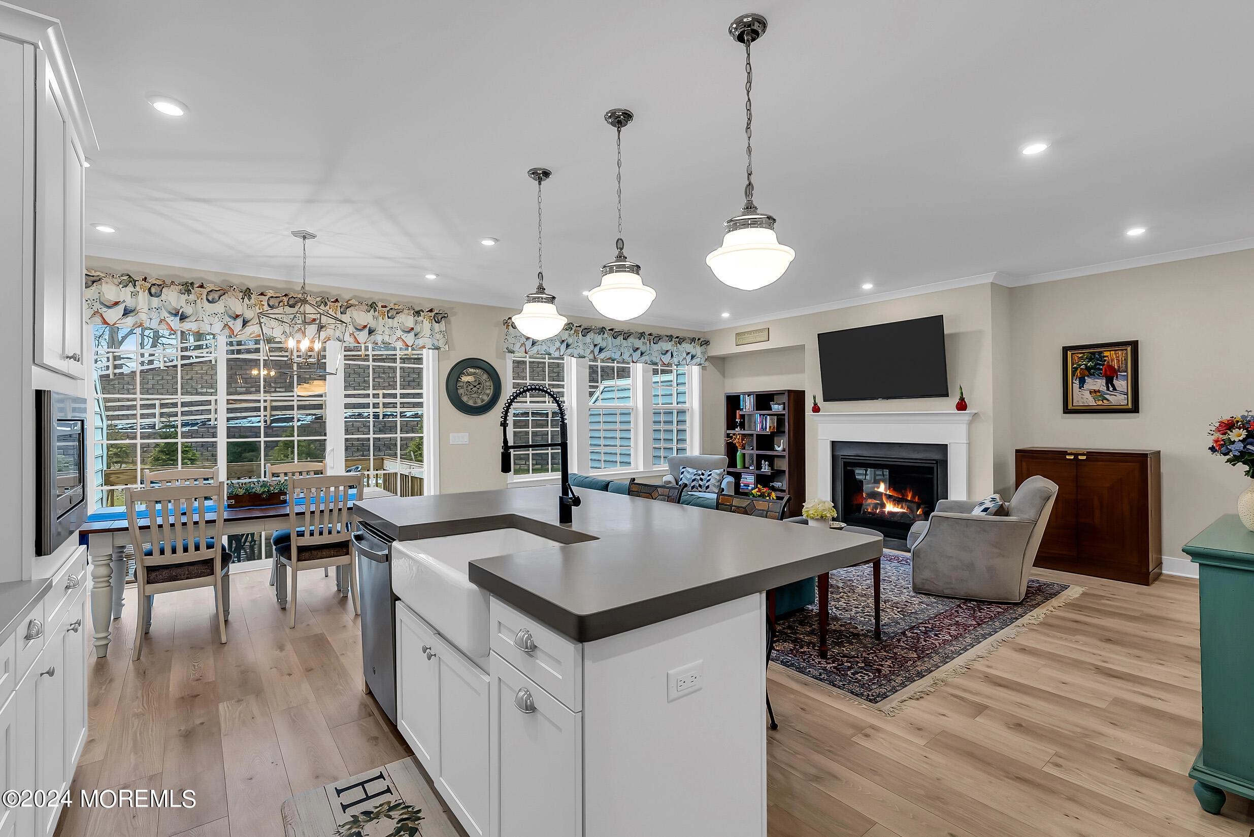 3451 Glen Oaks Ln  