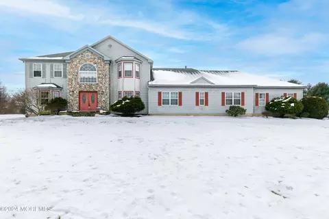 15 Yeger Dr, Allentown, NJ 08501