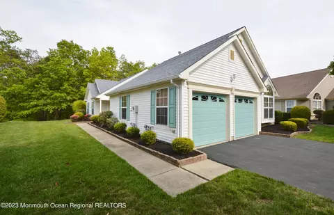 3425 Vicari Ave, Toms River, NJ 08755