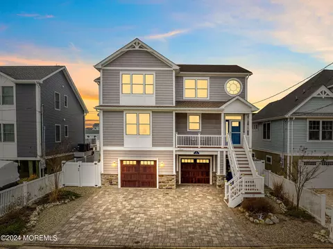 28 Budd Dr, Stafford, NJ 08050