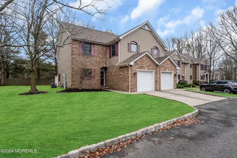 41 Weller Pl #217, Holmdel, NJ 07733