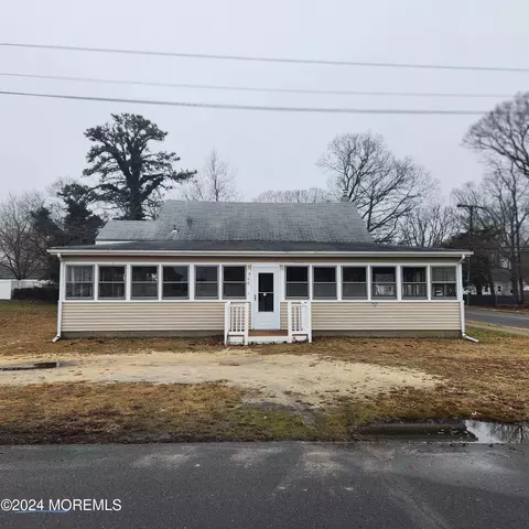 506 Lloyd Rd, Toms River, NJ 08753