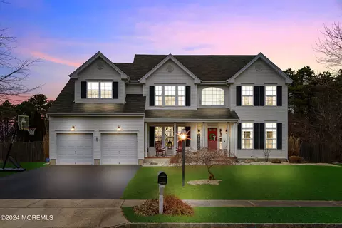 8 Williams St, Barnegat, NJ 08005