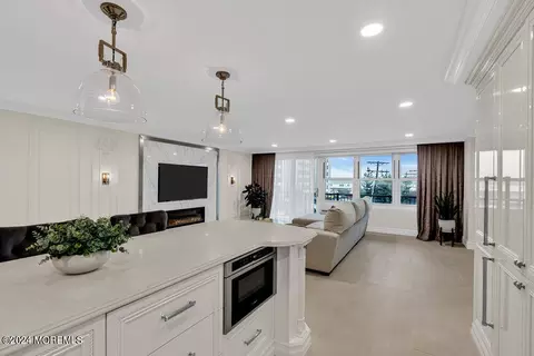 480 Ocean Ave #3E, Long Branch, NJ 07740