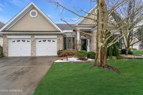 3 Lamson Ct, Freehold, NJ 07728