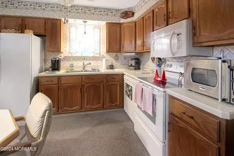 32 Mill Rd # C, Whiting, NJ 08759 photo 13