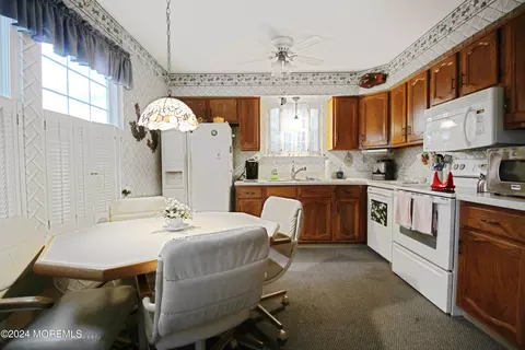 32 Mill Rd # C, Whiting, NJ 08759 photo 12