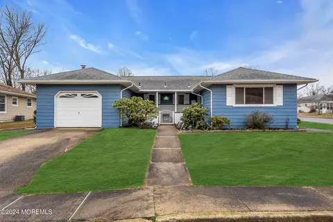 139 Fort De France Ave, Toms River, NJ 08757