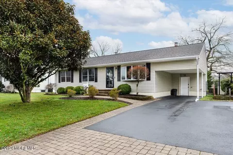 114 Fairway Dr, Brick, NJ 08724