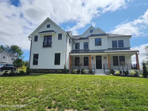 58 Middletown Rd, Holmdel, NJ 07733