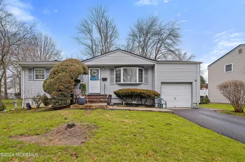 17 Desser Pl, Edison, NJ 08817