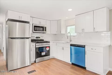 91 Alissa Ter, Jackson, NJ 08527