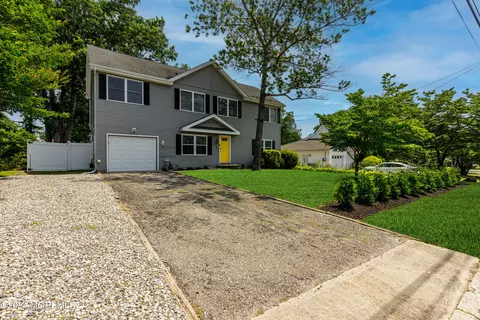 112 Equinox Rd, Manahawkin, NJ 08050