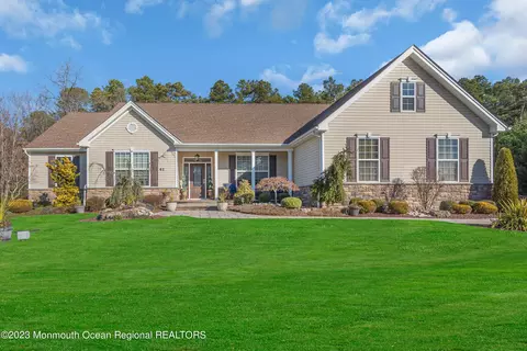 41 Aidan Ln, Jackson, NJ 08527