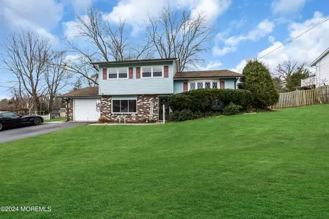 Exterior - 5 Nebraska Dr, Jackson, NJ 08527 photo 4 of 17