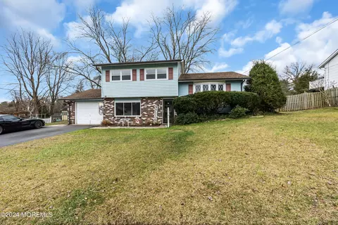 Exterior - 5 Nebraska Dr, Jackson, NJ 08527 photo 12 of 17
