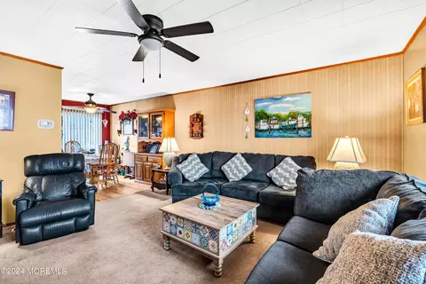 Living - 5 Nebraska Dr, Jackson, NJ 08527 photo 2 of 4