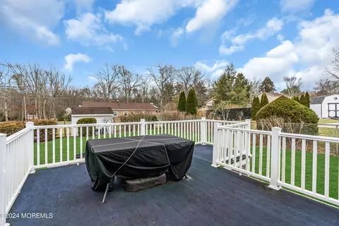 Exterior - 5 Nebraska Dr, Jackson, NJ 08527 photo 8 of 17