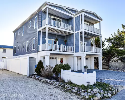 108 E 7th St #1, Ship Bottom, NJ 08008