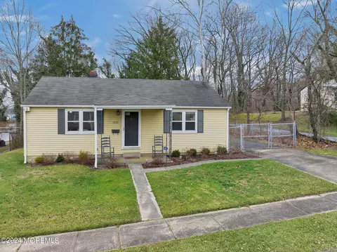 1121 Grant Ave, Burlington, NJ 08016