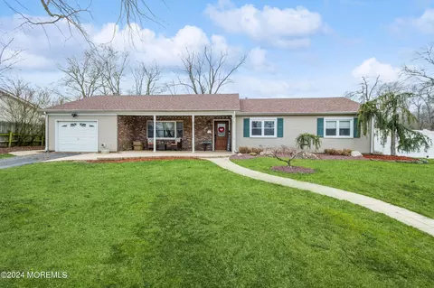 55 Forest Dr, Jackson, NJ 08527