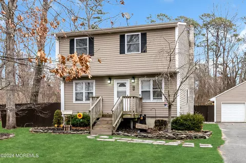 13 Parkhill St, Jackson, NJ 08527