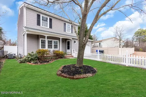 828 Burnt Tavern Rd, Brick, NJ 08724