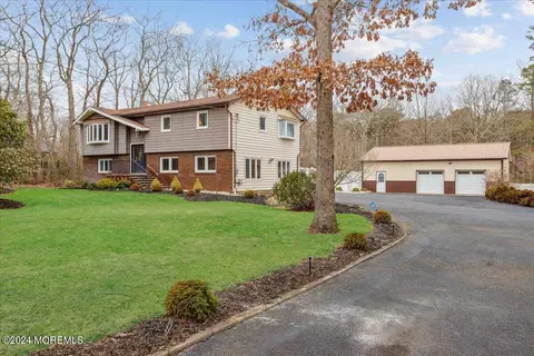 608 Oakwood Ave, Jackson, NJ 08527