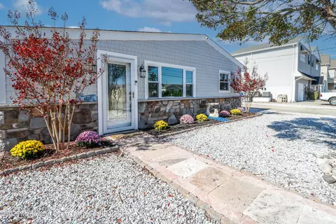 1227 Aquarius Ct, Forked River, NJ 08731
