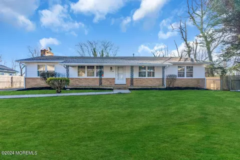 843 Mary Lou Ln, Vineland, NJ 08361