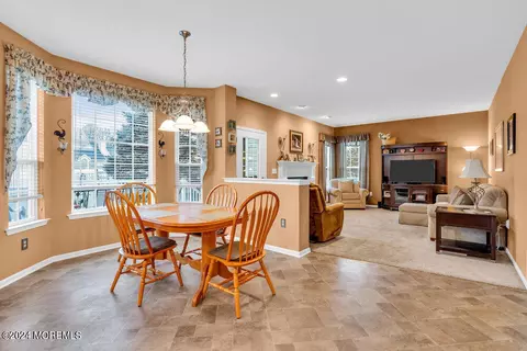 40 Knightsbridge Pl, Jackson, NJ 08527 photo 12