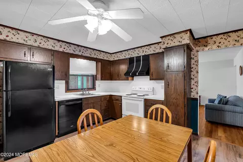 28 Davos Rd, Brick, NJ 08724 photo 17