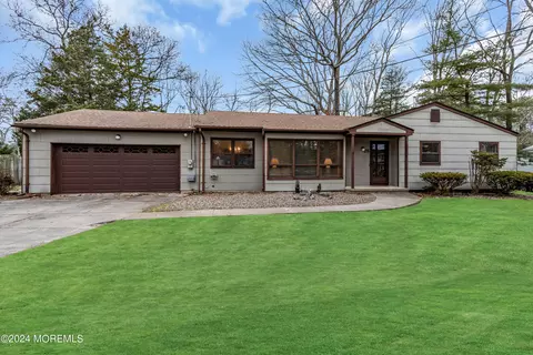 28 Davos Rd, Brick, NJ 08724